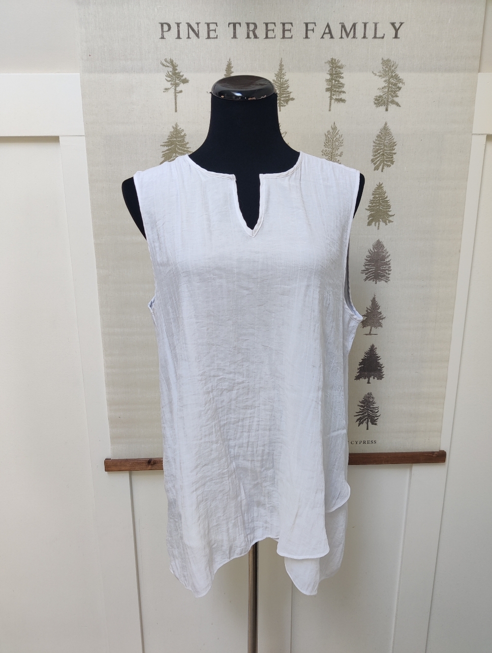 Cristina B White Sleeveless Tunic Top – Split Neck, Layered Hem – Size XXL